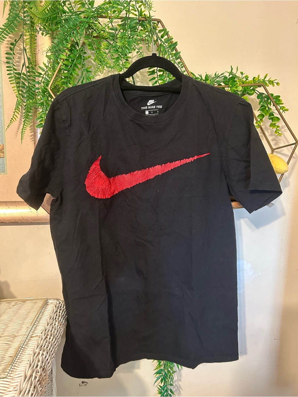 Nike Men’s Black T-Shirt with Red Swoosh size large